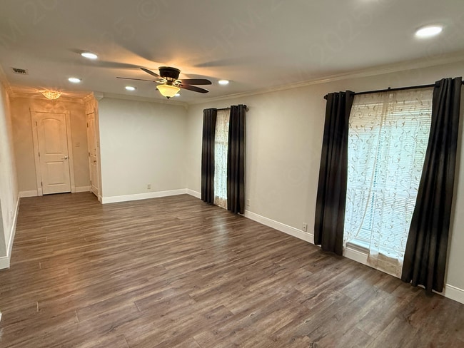 5222 E Rolling Ridge Dr in San Antonio, TX - Building Photo - Building Photo