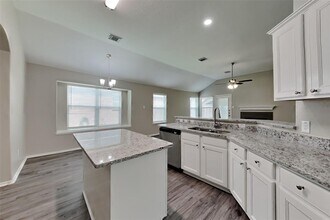 9639 Elizabeths Glen Ln in Tomball, TX - Building Photo - Building Photo
