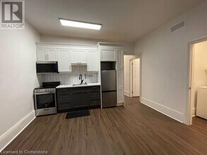 10 Shanley St in Kitchener, ON - Building Photo - Building Photo