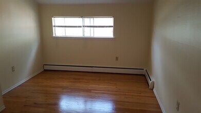 1699 Quinnipiac Ave, Unit D in New Haven, CT - Building Photo - Building Photo