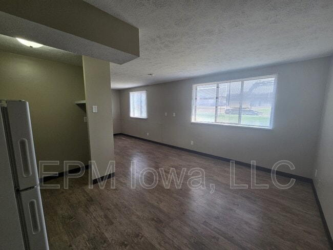 990 Grand Ave in Marion, IA - Building Photo - Building Photo