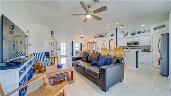 3322 NW 5th Terrace in Cape Coral, FL - Building Photo