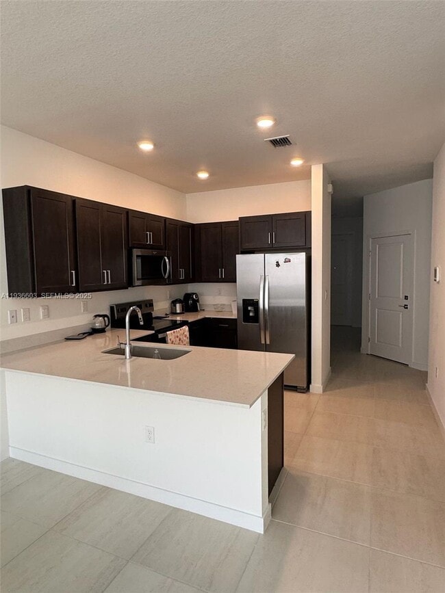 141 NE 13th St in Homestead, FL - Building Photo - Building Photo