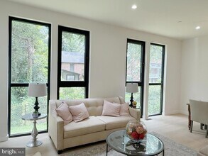 8908 Mohawk Ln in Bethesda, MD - Building Photo - Building Photo