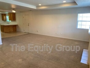 2210 N Vickie Ct in Visalia, CA - Building Photo - Building Photo