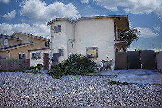 10332 Avalon Blvd in Los Angeles, CA - Building Photo - Building Photo