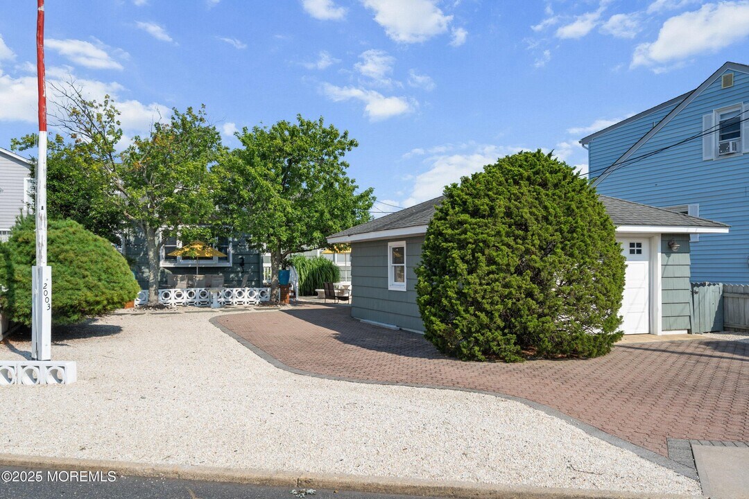 2003 Bay Blvd in Lavallette, NJ - Foto de edificio