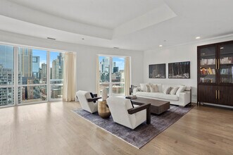 60 W Erie St in Chicago, IL - Building Photo - Building Photo