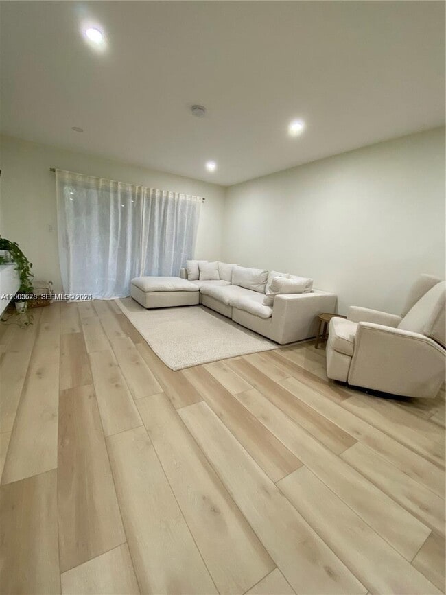 property at 1200 Tallwood Ave