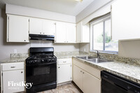 2813 Kenyon Ave photo'