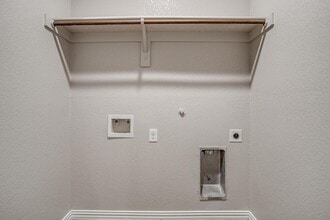 5600 McMahan Ln in Crowley, TX - Building Photo - Building Photo