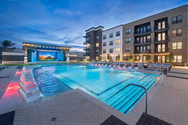 Artistry Design District in Houston, TX - Foto de edificio - Building Photo