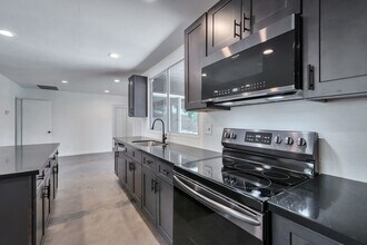 948 E Manhatton Dr in Tempe, AZ - Building Photo - Building Photo