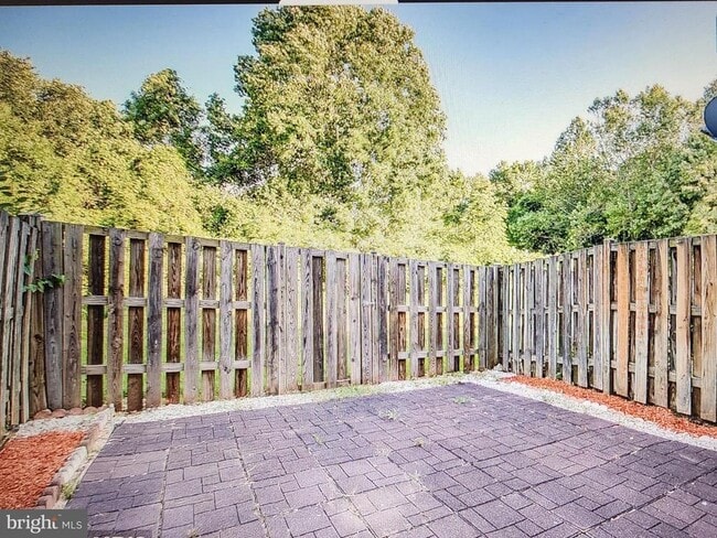 14427 Four Chimney Dr in Centreville, VA - Building Photo - Building Photo