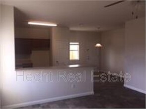 318 Main St in Liberty Hill, TX - Foto de edificio - Building Photo