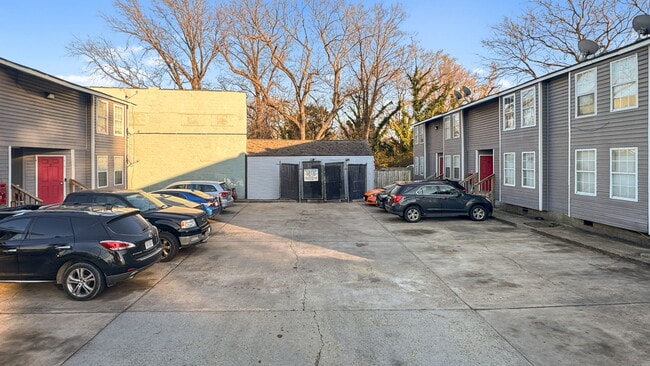 1100 Wilson Rd in Norfolk, VA - Foto de edificio - Building Photo