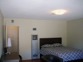 4335 Don Tomaso Dr in Los Angeles, CA - Building Photo - Building Photo