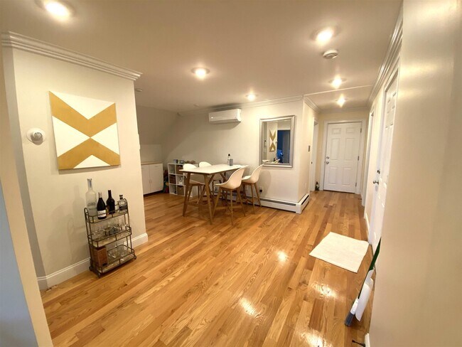 67 Temple St, Unit 3 in Somerville, MA - Building Photo - Building Photo
