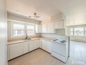 13 Pekola Terrace in Carteret, NJ - Building Photo - Building Photo