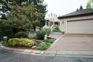 671 Manresa Ln in Los Altos, CA - Building Photo