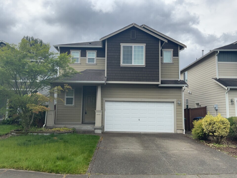 24207 SE 277th St in Maple Valley, WA - Building Photo