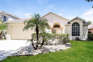 9042 Egret Cove Cir in Riverview, FL - Building Photo