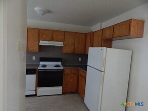 1202 Industrial Blvd in Killeen, TX - Foto de edificio - Building Photo