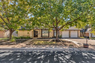 2922 Sky Cliff St in San Antonio, TX - Foto de edificio - Building Photo