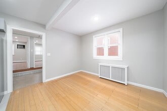 27 W 16th St in Bayonne, NJ - Building Photo - Building Photo