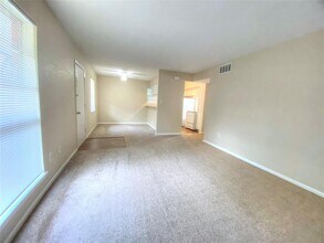 321 E Cedar St-Unit -6 in Angleton, TX - Building Photo - Building Photo