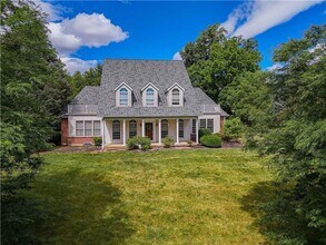 3475 Manor Rd in Bethlehem, PA - Building Photo - Building Photo