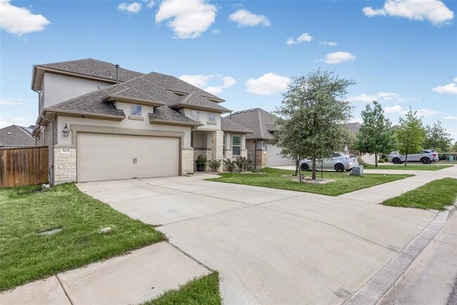 303 Eagle Ford Dr in Kyle, TX - Building Photo - Building Photo