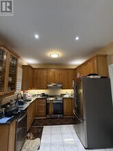 82 Castlehill Rd in Brampton, ON - Building Photo - Building Photo