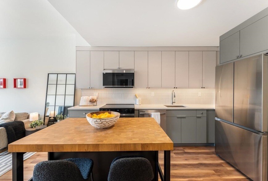 857 Communipaw Ave in Jersey City, NJ - Building Photo