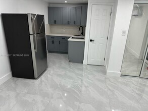 770 SE 4th Pl in Hialeah, FL - Building Photo - Building Photo