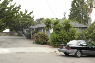 2390 Grande Vista Pl in Oakland, CA - Building Photo