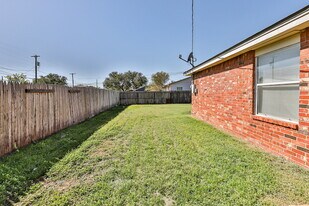 2302 Kewanee Ave in Lubbock, TX - Building Photo