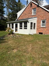 3241 Shunpike Rd in Mount Holly, VT - Foto de edificio - Building Photo