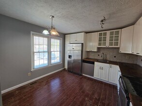 1803 Oak Tree Ct in Fayetteville, NC - Building Photo - Building Photo