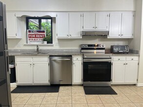 643 Pine Ridge Pl in Raleigh, NC - Building Photo - Building Photo