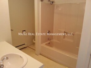 53 Valley View Ln in Bangor, ME - Building Photo - Building Photo