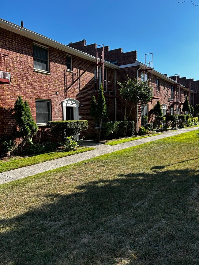 3370 Amboy Rd, Unit Amboy Rd in Staten Island, NY - Building Photo - Building Photo