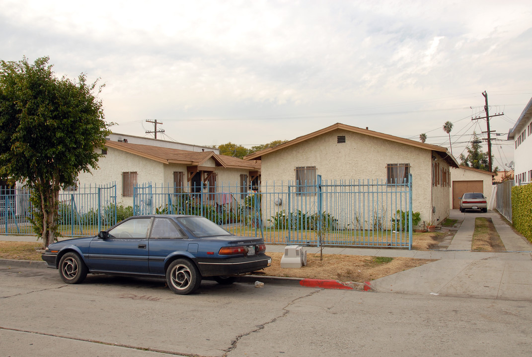 2639 S Cloverdale Ave in Los Angeles, CA - Building Photo