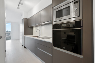 180 2nd Av E in Vancouver, BC - Building Photo - Building Photo