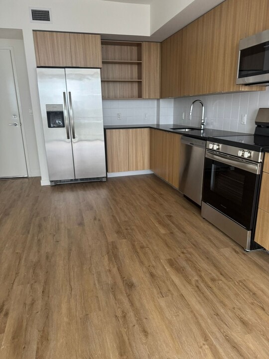 979 E 29th St, Unit S2 in Hialeah, FL - Foto de edificio