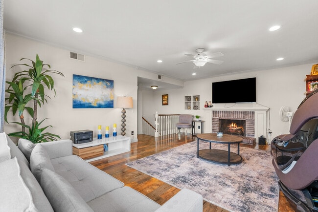 property at 9558 Swinton Ave