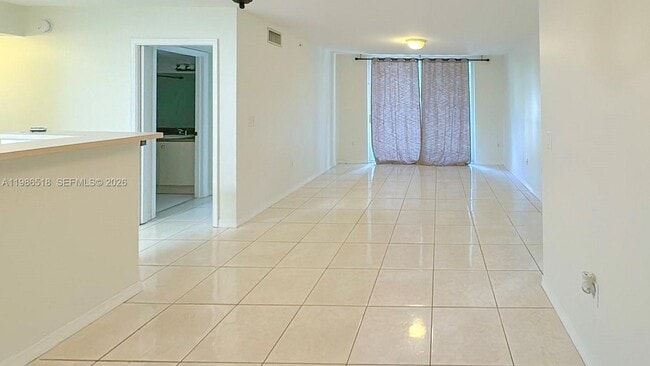 677 SW 111th Ave in Pembroke Pines, FL - Building Photo - Building Photo