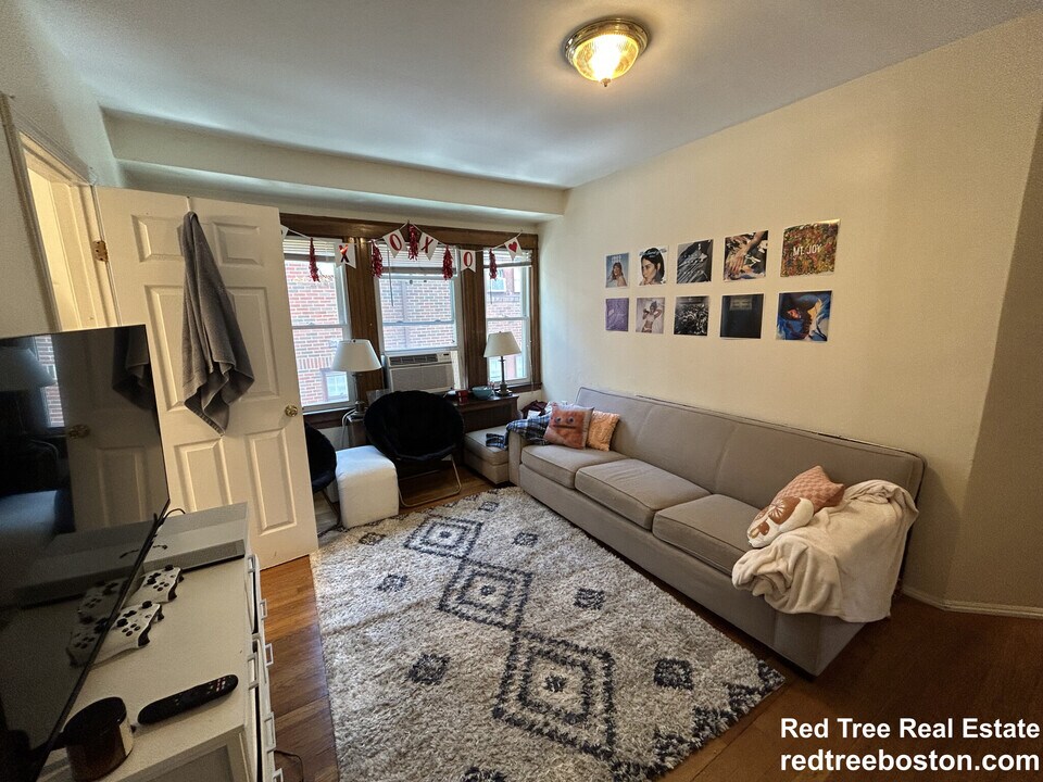 40 Kirkwood Rd in Boston, MA - Building Photo