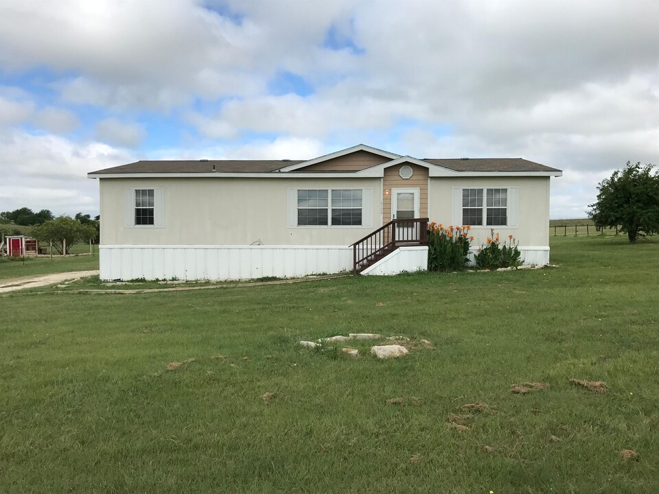 6108 Hawk Ct in Joshua, TX - Building Photo