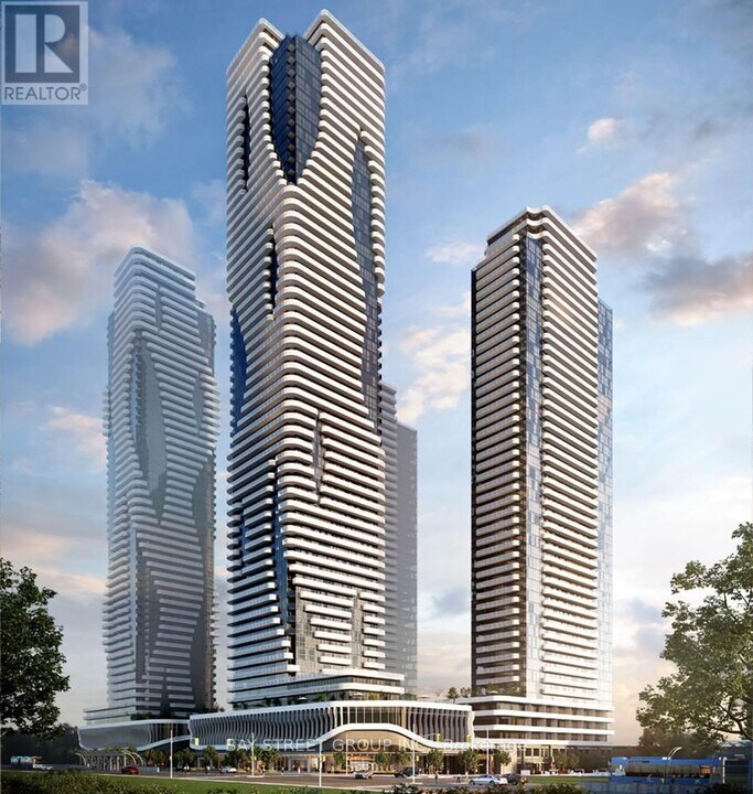 8 Interchange Wy in Vaughan, ON - Building Photo